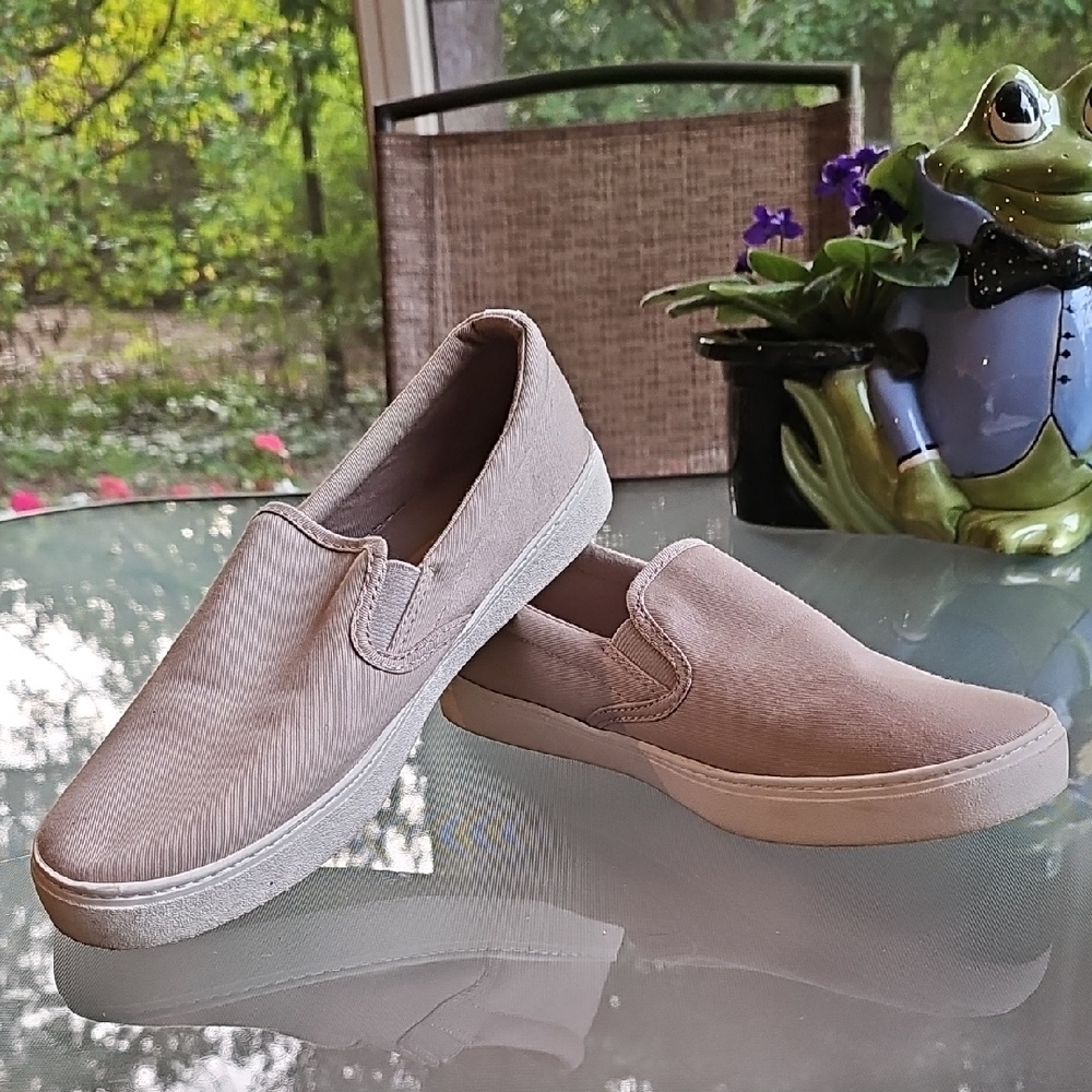 Old Navy Khaki Slip On Loafers Sneakers Flats Sz 8